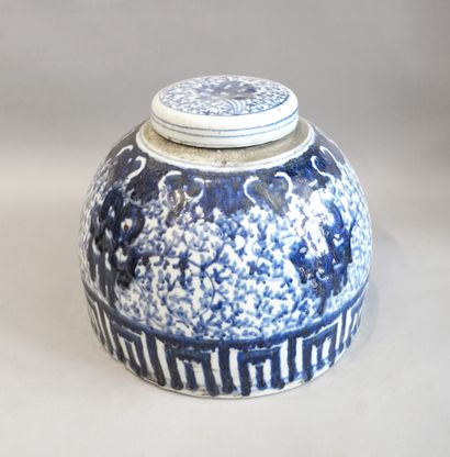 Pot à gingembre.

Chine, 20e s. 

Fêlé, ...