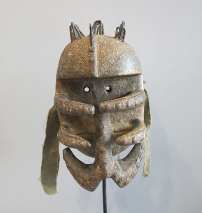 Masque de guerrier

bois à patine croûteuse

Style...