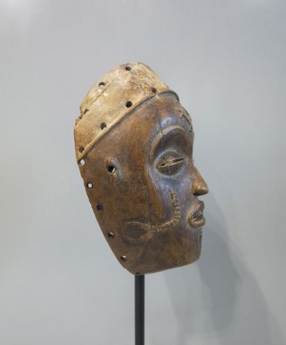 Masque Pwo évoquant un ancêtre primordial...