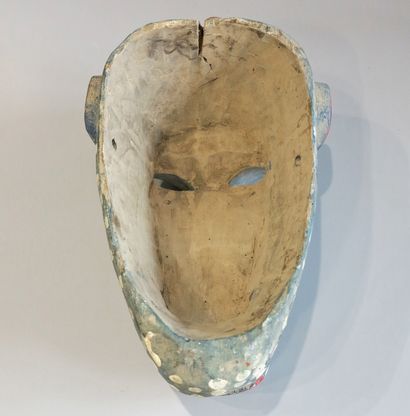 Masque de Hyène en bois polychrome réhaussé...