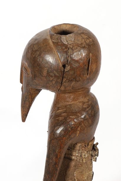 Figure fétiche Kusu masculine en bois, caractéristique...
