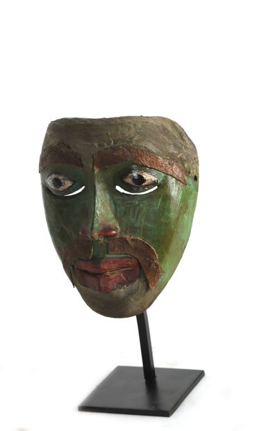 Masque de danse, bois polychrome, marques...