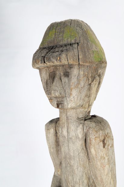Poteau funéraire Aloalo Sakalawa en bois,...