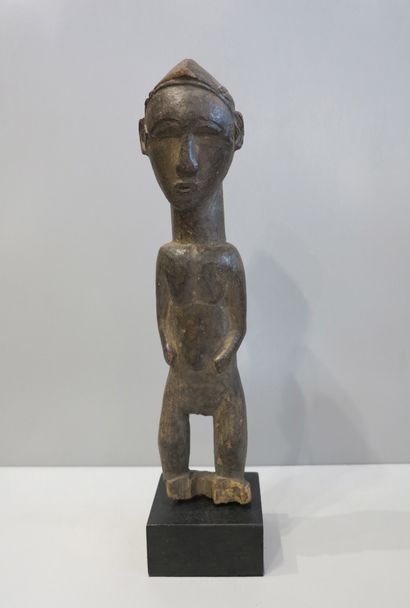 Statuette hermaphrodite disproportionnée...