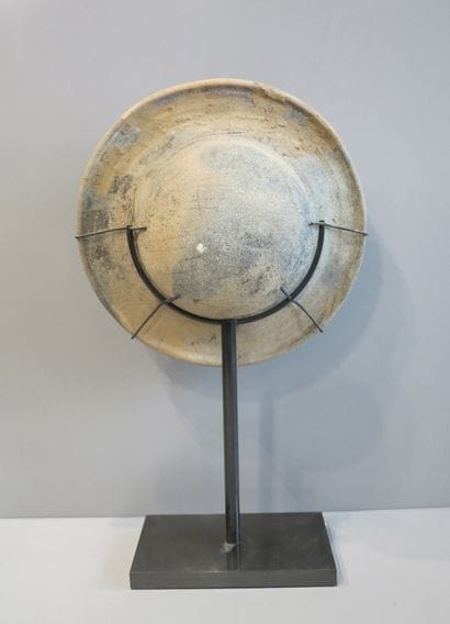 Bol apode sur socle. Terre cuite.

Thaïlande,...