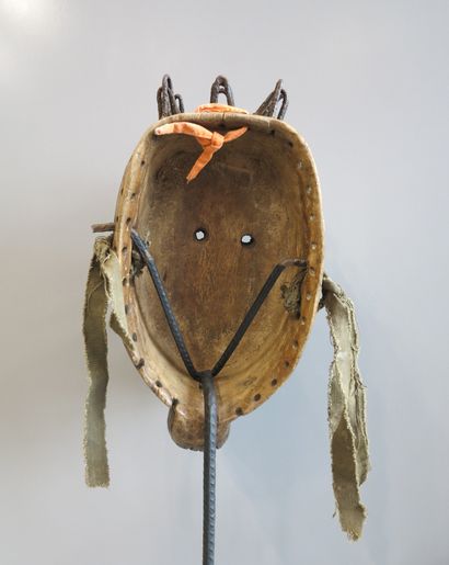 Masque de guerrier

bois à patine croûteuse

Style...