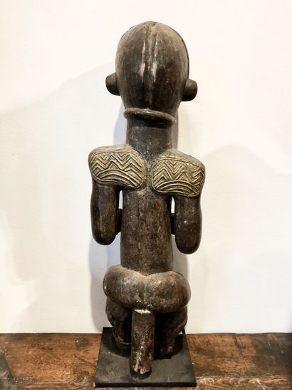 Statue de reliquaire style Byeri recouvert...