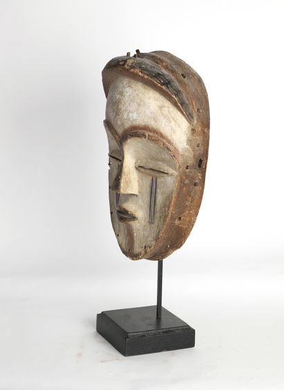 Masque de danse VUVI du Gabon, bois patiné...