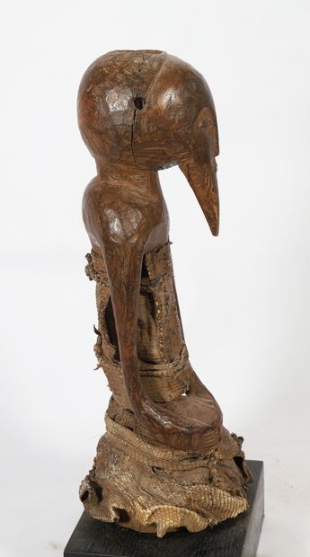 Figure fétiche Kusu masculine en bois, caractéristique...