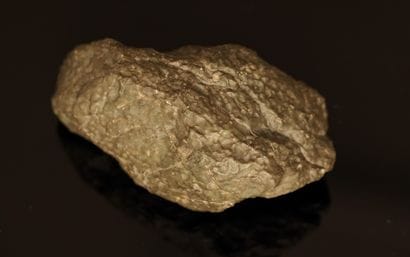 Meteorite Chondrite NWA. About 160g. L: 8x4...