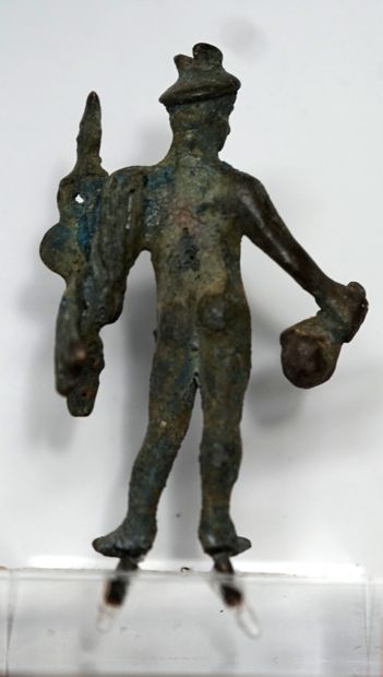 Petite statuette représentant Hermes debout,...