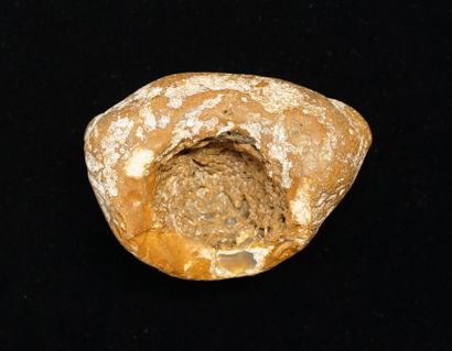 Rare oil lamp in flint from the Magdalenian...