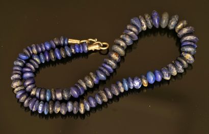 Necklace made of polished lapis lazuli p...