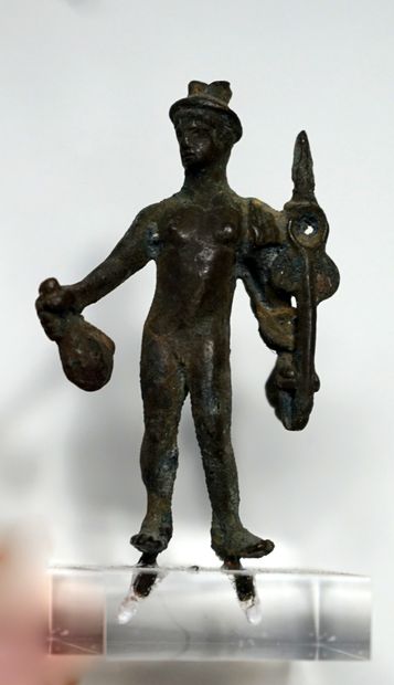 Petite statuette représentant Hermes debout,...