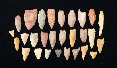 Lot of 28 Neolithic flint arrowheads.