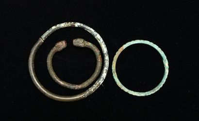 Lot composed of three bronze bracelets with...