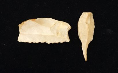 Lot composed of a drill and a flint hook...