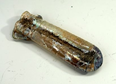 Double lacrymatoire en verre irisé. Epoque...