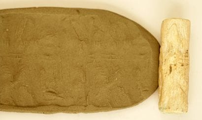 Cylinder seal with traces of decoration....