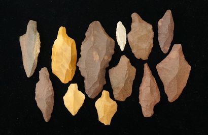 Lot composed of 12 Aterian arrowheads and...