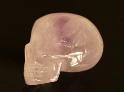 Memento mori in pink quartz. L: 5cm
