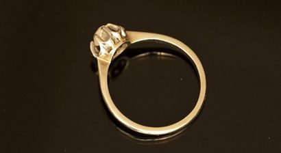 SOLITARY RING in 18k (750/°°) white gold...