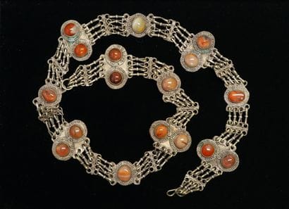 Belt in silver plated metal set with agate...