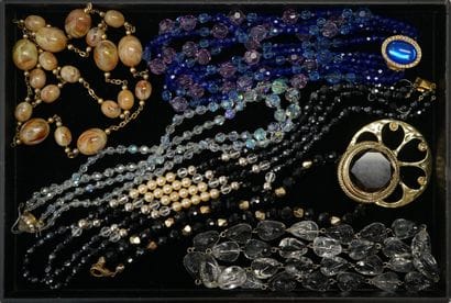BIJOUX FANTAISIE: Ensemble de bijoux fantaisie...