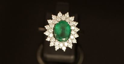 RING in 18K white gold (750/°°) set with...