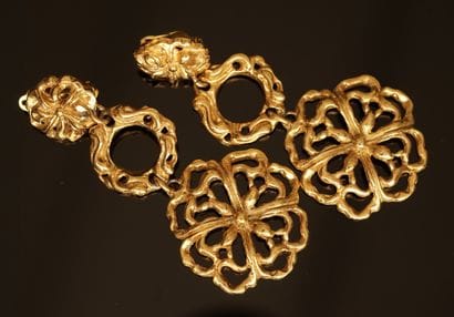 CHRISTIAN LACROIX - PAIRE DE CLIPS D'OREILLE...