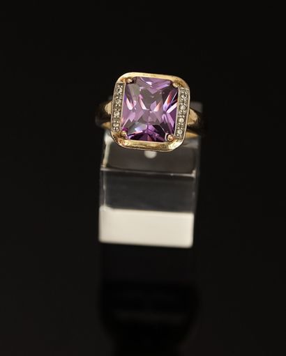 Yellow gold and 18k (750/°°) white gold ring...