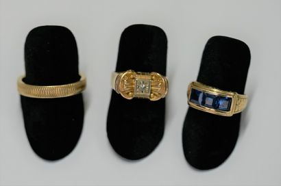 SET of 3 RINGS in 18k yellow gold (750/°°):...