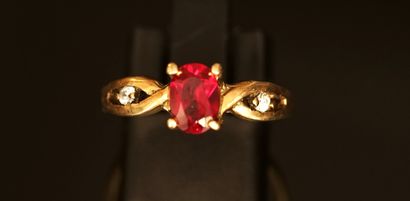 RING in 18K yellow gold (750/°°) centered...