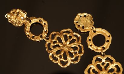 CHRISTIAN LACROIX - PAIRE DE CLIPS D'OREILLE...