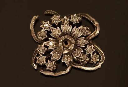ELEMENT de broche en or rose 18K (750/°°)...