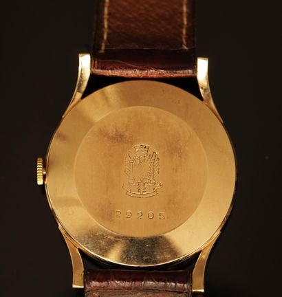 LIP - Men's wristwatch in 18k yellow gold...