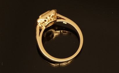 Yellow gold ring 18K (750/°°) octagonal centered...