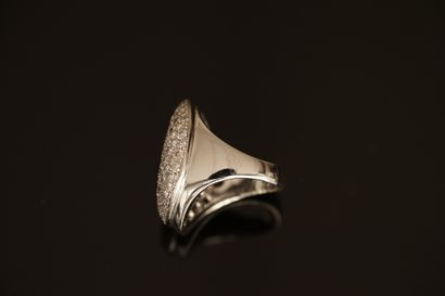 IMPOSING RING signed MARCO MOLINARIO in 18K...