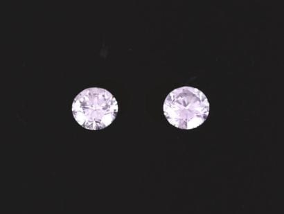 APPAIRAGE DE DIAMANTS sur papier. O,20ct...