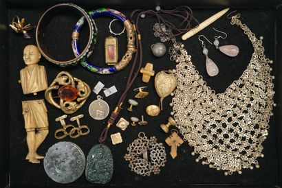 FANTAISIE: lot of various jewels in metal,...