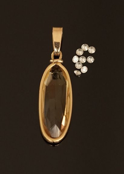 18K (750/°°) yellow gold pendant, decorated...