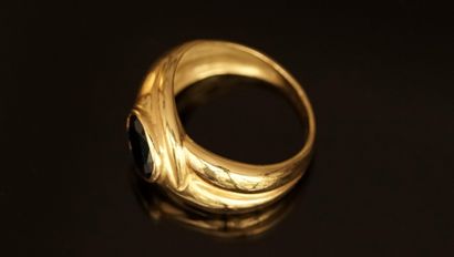 RING in 18K yellow gold (750/°°) set with...