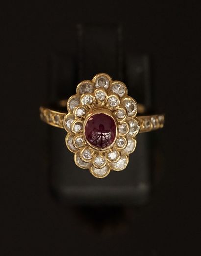 RING in 18k yellow gold (750/°°) set with...