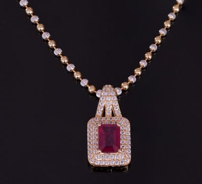 CHAIN and PENDANT in silver and silver gilt...