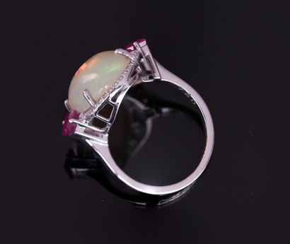18k (750/°°) white gold ring centered with...