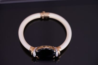 BRACELET JONC opening in 18k (750/°°) yellow...