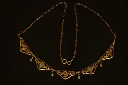 18k (750/°°) yellow gold drapery NECKLACE...