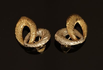 PAIR OF EAR CLIPS in 18K (750/°°) yellow...