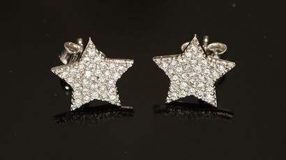 PAIR OF EAR PUCKS in 18k (750/°°) white gold...