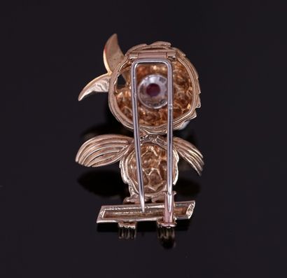 BOUCHERON - CORSAGE CLIP in 18k yellow gold...